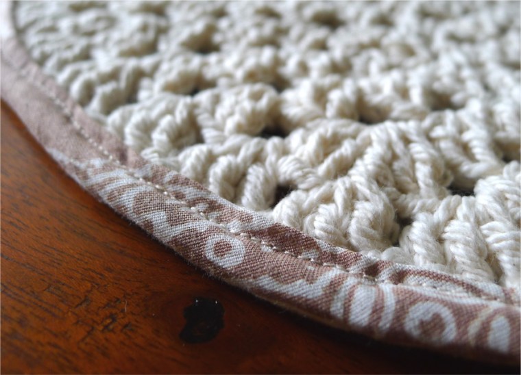 crochet placemat 1